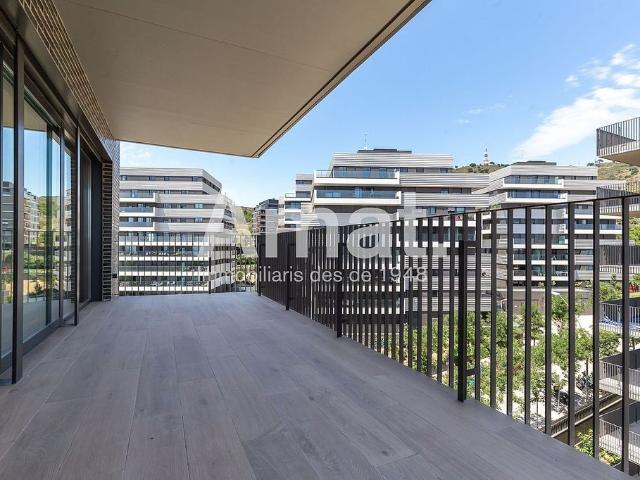 Piso en alquiler en calle De Joan Miró, Esplugues de Llobregat, de 88 m² 3 habitaciones por 2.890 €
