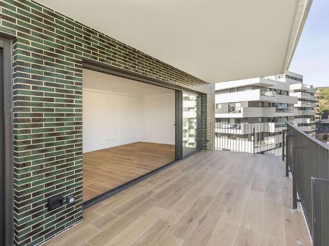 Piso en alquiler en calle De Joan Miró, Esplugues de Llobregat, de 89 m² 3 habitaciones por 2.275 €