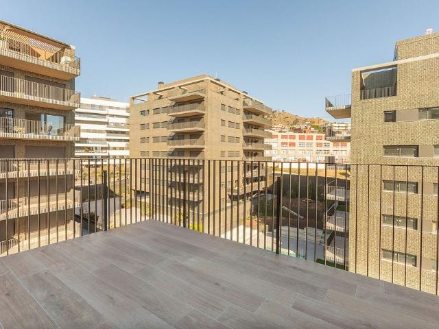 Piso en alquiler en calle De Joan Miró, Esplugues de Llobregat, de 80 m² 2 habitaciones por 2.120 €