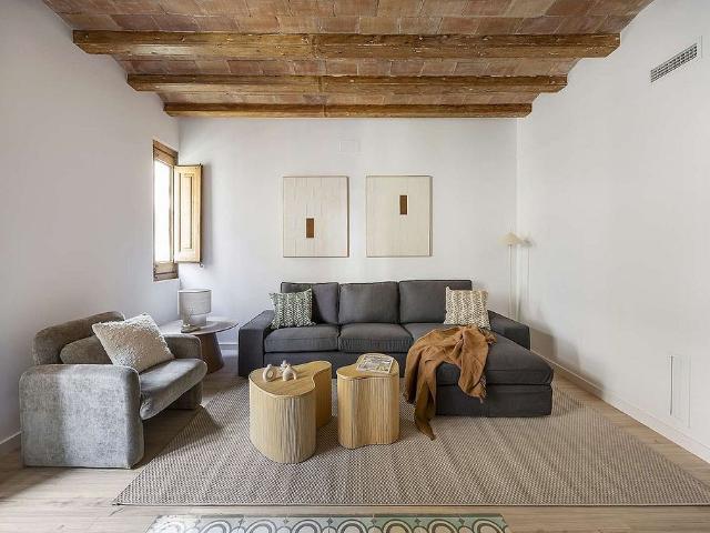 Piso en alquiler en calle De Joaquín Costa, Barcelona, de 90 m² 3 habitaciones por 2.800