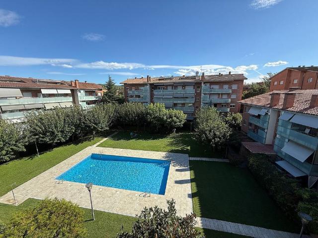 Piso en alquiler en calle De Josep Puig i Cadafalch, Sant Cugat del Vallès, de 130 m² 4 habitaciones por 3.000