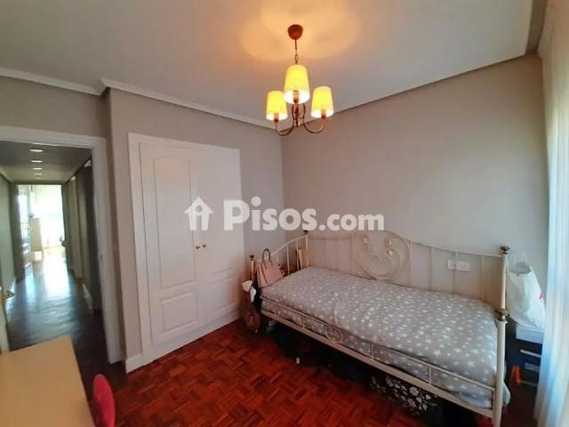 Piso en alquiler en Calle de Kukullu