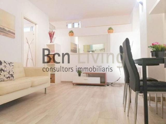 Piso en alquiler en calle De la Mare de Déu del Coll, Barcelona, de 37 m² 1 habitación por 875