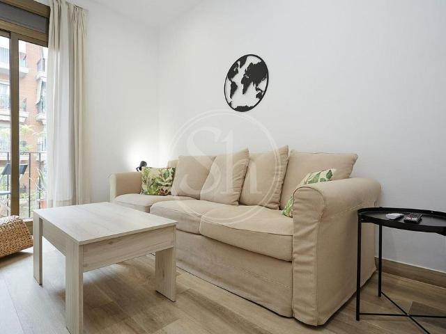 Piso en alquiler en calle De la Marina, Barcelona, de 70 m² 2 habitaciones por 1.695