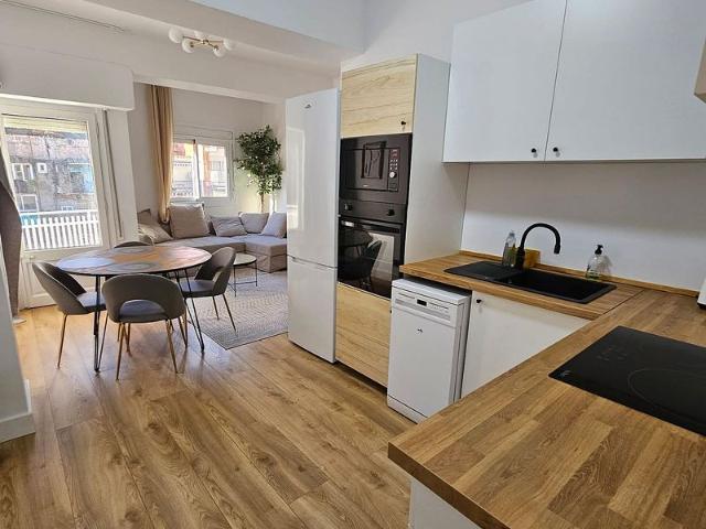 Piso en alquiler en calle De la Marina, Barcelona, de 70 m² 2 habitaciones por 1.950