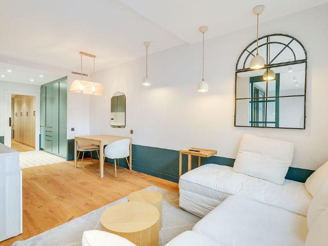 Piso en alquiler en calle De la Marina, Barcelona, de 80 m² 3 habitaciones por 2.200