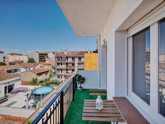 Piso en alquiler en calle De la Moreneta, Salt, de 81 m² 4 habitaciones por 1.020