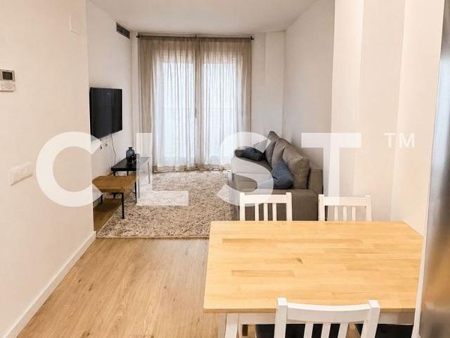 Piso en alquiler en calle De la Nació, Barcelona, de 50 m² 1 habitación por 1.650