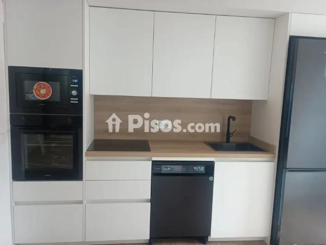 Piso en alquiler en Calle de la Cañada de la Sierra, cerca de Calle Paralela