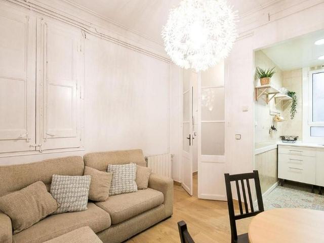 Piso en alquiler en calle De la Cendra, Barcelona, de 75 m² 3 habitaciones por 1.144