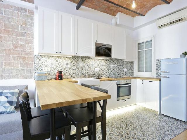 Piso en alquiler en calle De la Diputació, Barcelona, de 52 m² 3 habitaciones por 1.995