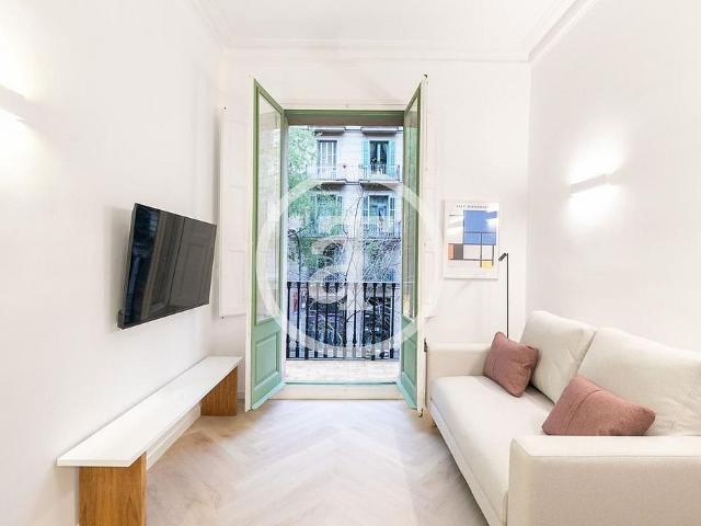 Piso en alquiler en calle De la Diputació, Barcelona, de 58 m² 2 habitaciones por 1.890
