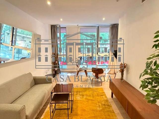 Piso en alquiler en calle De la Diputació, Barcelona, de 75 m² 2 habitaciones por 1.900