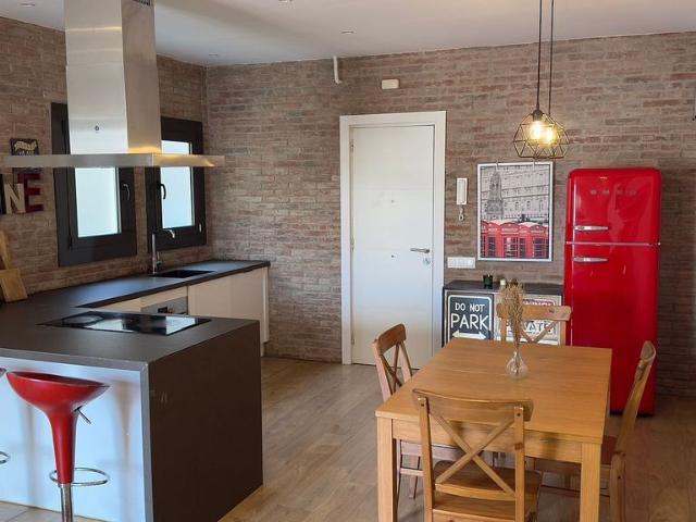 Piso en alquiler en calle De la Diputació, Barcelona, de 85 m² 4 habitaciones por 2.290