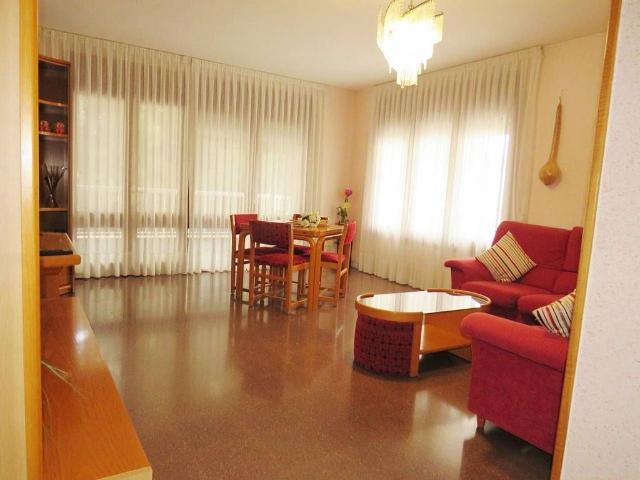 Piso en alquiler en calle De la Diputació, Calella, de 90 m² 3 habitaciones por 1.750