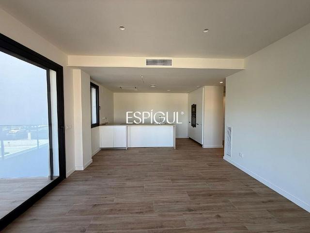 Piso en alquiler en calle De la Font de la Teula, Girona, de 75 m² 3 habitaciones por 1.600