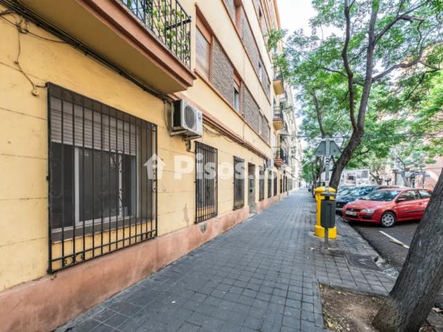 Piso en alquiler en Calle de la Industria