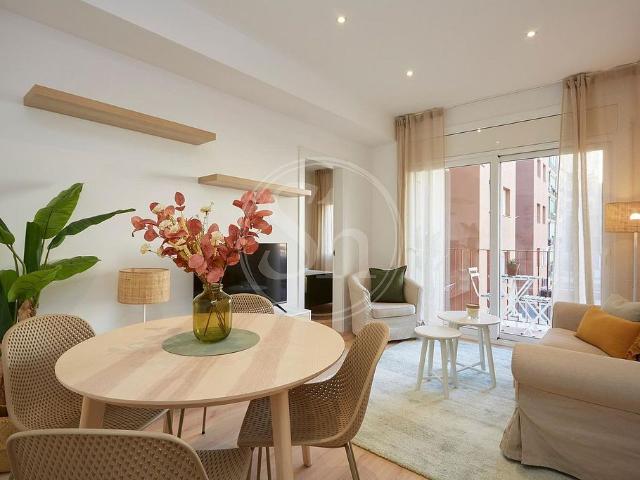 Piso en alquiler en calle De la Indústria, Barcelona, de 73 m² 3 habitaciones por 1.795