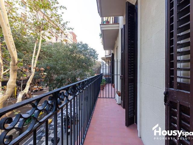 Piso en alquiler en calle De la Indústria, Barcelona, de 76 m² 3 habitaciones por 1.250