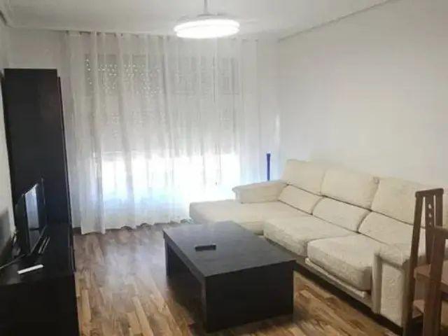 Piso en alquiler en Calle de la Libertad