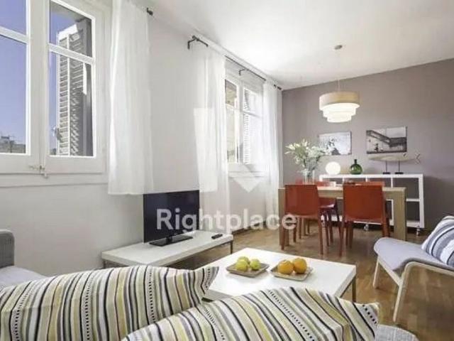 Piso en alquiler en calle De la Llibertat, Barcelona, de 75 m² 3 habitaciones por 1.449