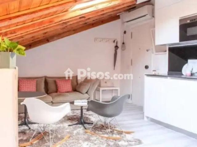 Piso en alquiler en Calle de la Palma, cerca de Calle de San Dimas