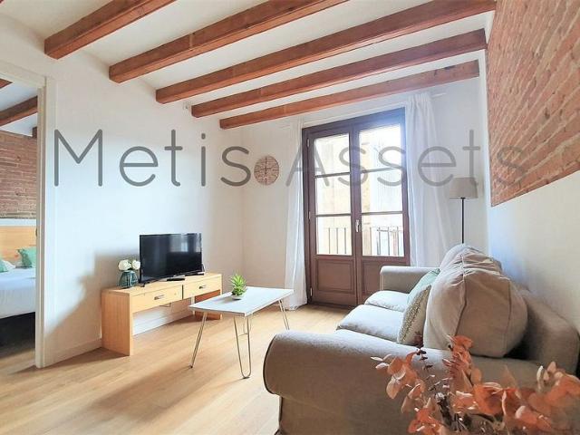 Piso en alquiler en calle De la Paloma, Barcelona, de 64 m² 2 habitaciones por 1.041