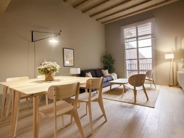Piso en alquiler en calle De la Pescateria, Barcelona, de 92 m² 2 habitaciones por 1.789