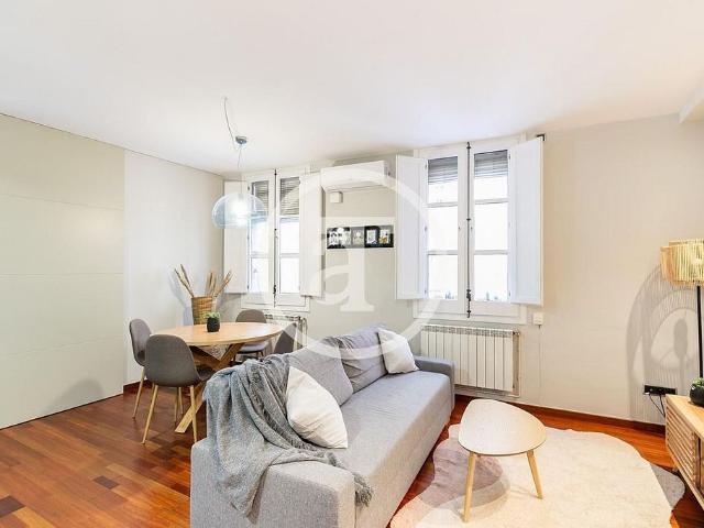 Piso en alquiler en calle De la Portaferrissa, Barcelona, de 50 m² 1 habitación por 1.290