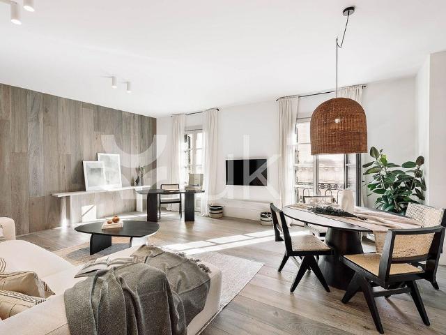 Piso en alquiler en calle De la Princesa, Barcelona, de 76 m² 2 habitaciones por 2.820