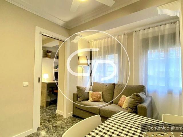 Piso en alquiler en calle De la Riera Blanca, Barcelona, de 52 m² 3 habitaciones por 1.600