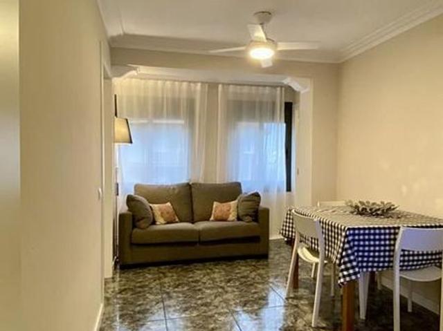 Piso en alquiler en calle De la Riera Blanca, Hospitalet de Llobregat, L´, de 52 m² 3 habitaciones por 1.450