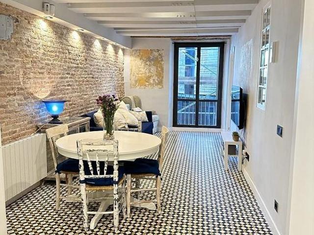 Piso en alquiler en calle De la Riereta, Barcelona, de 75 m² 2 habitaciones por 1.600