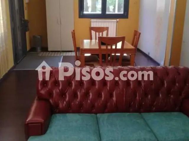 Piso en alquiler en Calle de la Silleda, 12