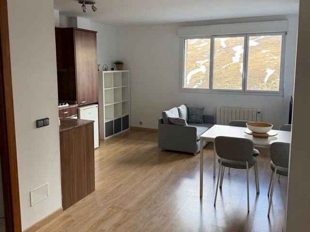Piso en alquiler en calle De la Solana, El Pas de la Casa, de 45 m² 1 habitación por 1.100