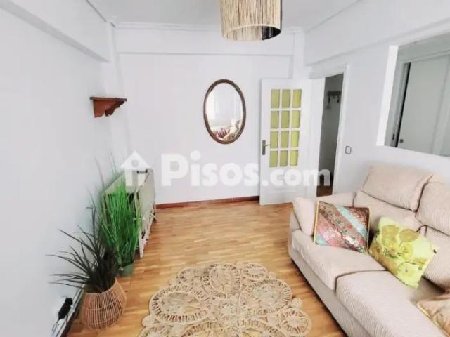 Piso en alquiler en Calle de la Universidad