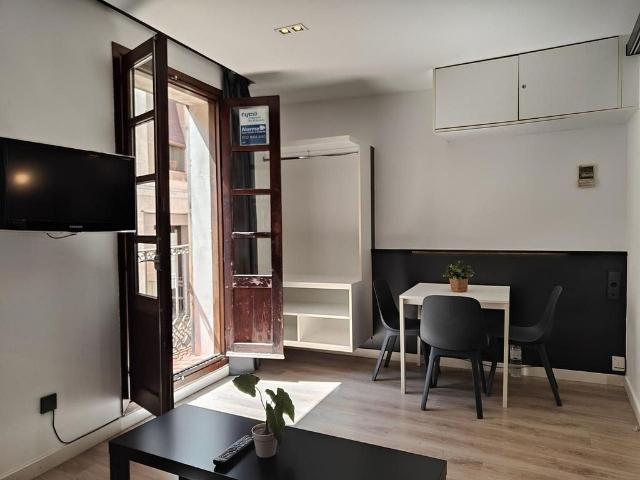 Piso en alquiler en calle De la Verge, Barcelona, de 35 m² 1 habitación por 1.093
