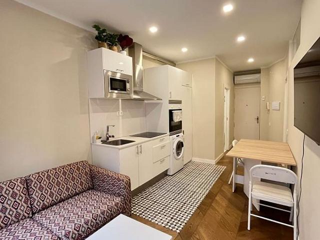 Piso en alquiler en calle De Laforja, Barcelona, de 45 m² 2 habitaciones por 1.550