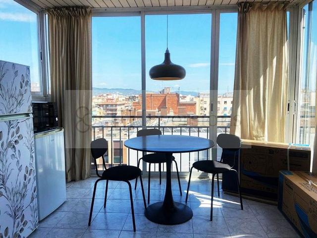 Piso en alquiler en calle De Las Navas de Tolosa, Barcelona, de 42 m² 1 habitación por 1.250
