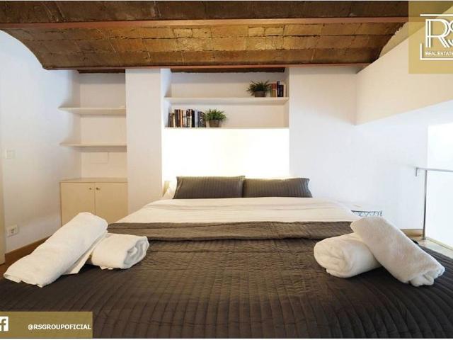 Piso en alquiler en calle De L'arc de Sant Agustí, Barcelona, de 75 m² 2 habitaciones por 1.450