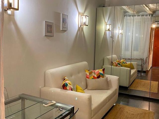 Piso en alquiler en calle De L'argenter, Barcelona, de 29 m² 1 habitación por 990