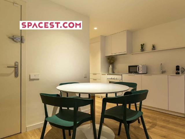 Piso en alquiler en calle De L'argenter, Barcelona, de 87 m² 2 habitaciones por 2.000