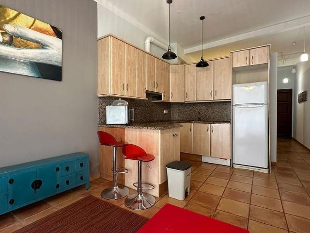 Piso en alquiler en calle De L'argenteria, Girona, de 37 m² 1 habitación por 729