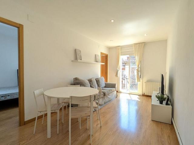 Piso en alquiler en calle De L'avenir, Barcelona, de 61 m² 3 habitaciones por 1.800