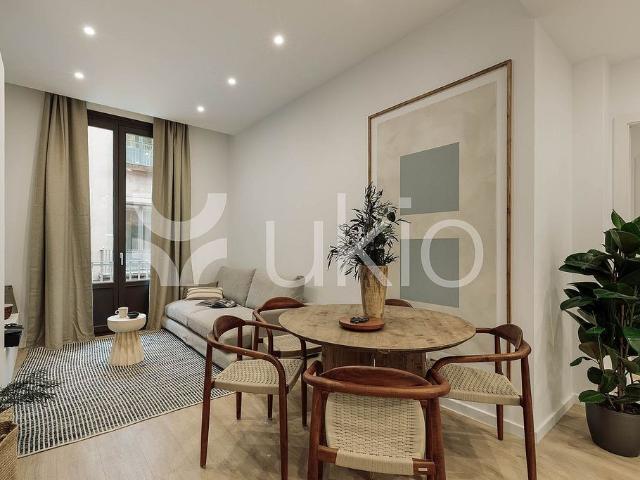 Piso en alquiler en calle De Les Jonqueres, Barcelona, de 56 m² 2 habitaciones por 2.005