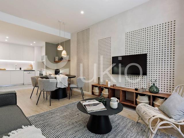 Piso en alquiler en calle De Les Jonqueres, Barcelona, de 84 m² 3 habitaciones por 3.475