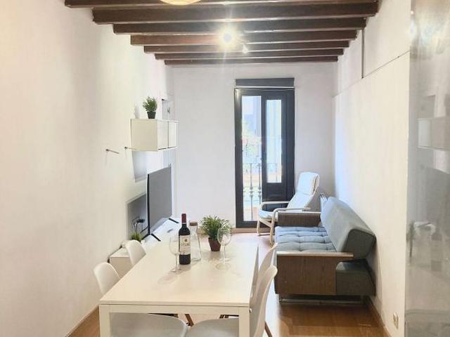 Piso en alquiler en calle De Les Moles, Barcelona, de 69 m² 3 habitaciones por 1.340