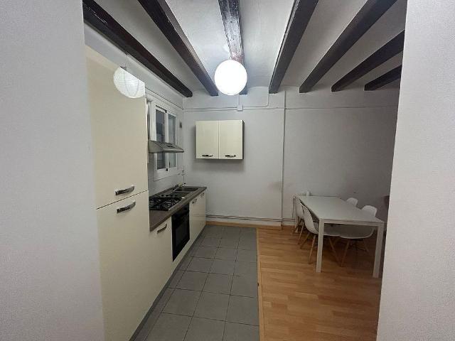 Piso en alquiler en calle De Les Moles, Barcelona, de 70 m² 3 habitaciones por 1.330