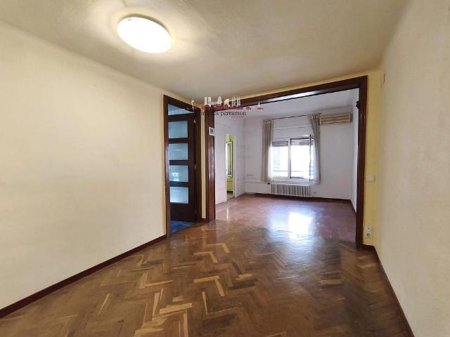 Piso en alquiler en calle De L'escorial, Barcelona, de 72 m² 3 habitaciones por 1.200