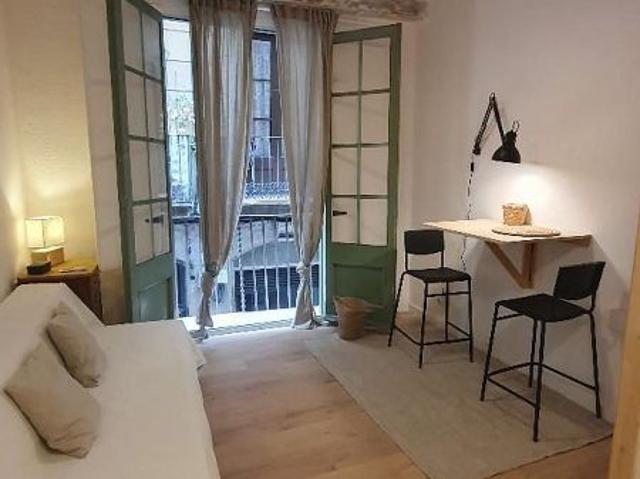 Piso en alquiler en calle De L'espaseria, Barcelona, de 18 m² 1 habitación por 825